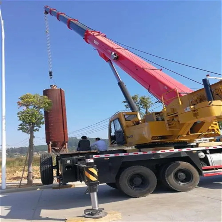 新洲专业吊车租赁多少钱