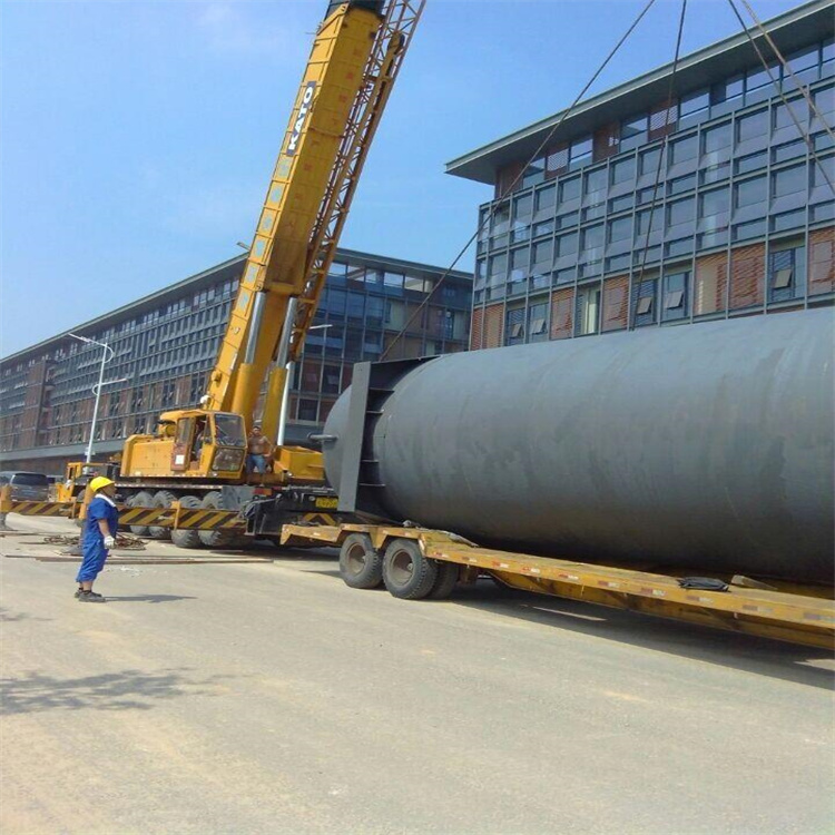 新洲300吨汽车吊出租