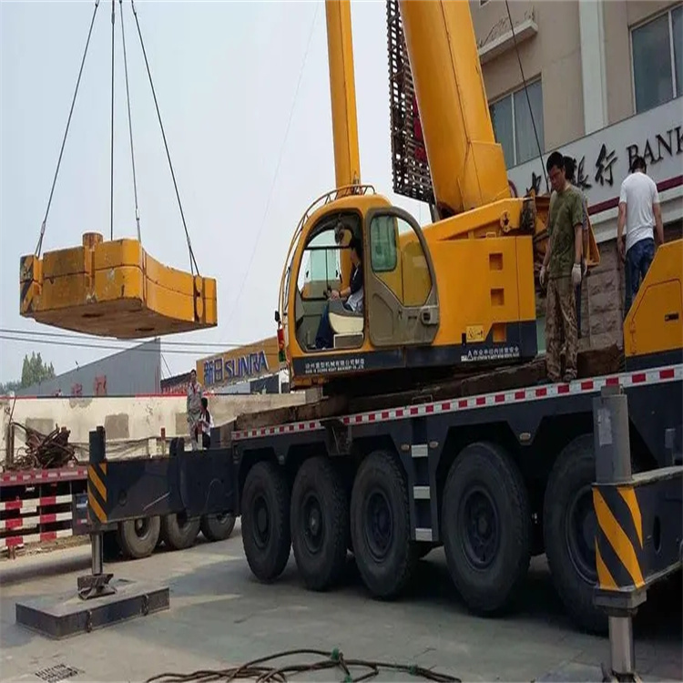 新洲当地吊车出租|机器吊装|75吨|工厂搬迁服务